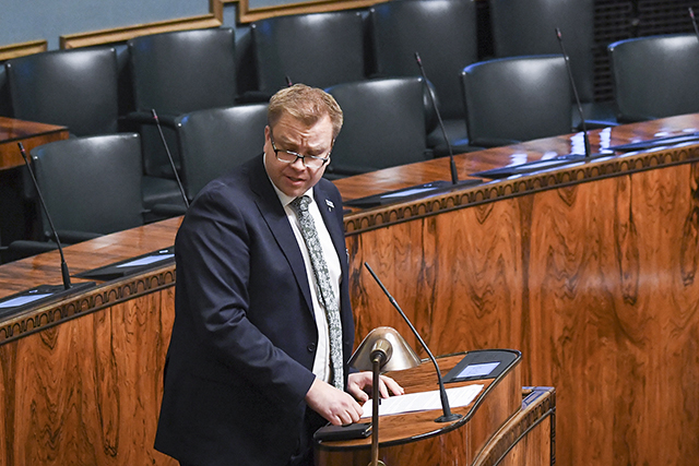 Minister of Defence in the Plenary Hall