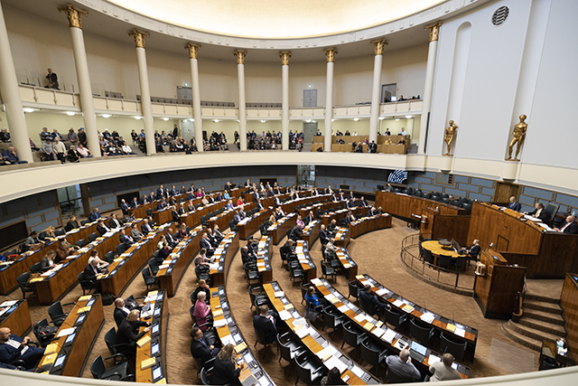 Eduskunnan täysistuntosali