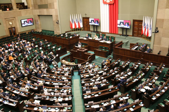 Polan parlamentin istuntosali, jossa Etyjin parlamentaarinen yleiskokous on koolla.