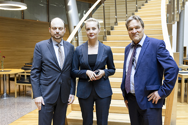 Vladimir Kara-Murza, Julia Navalnaja ja Kimmo Kiljunen.
